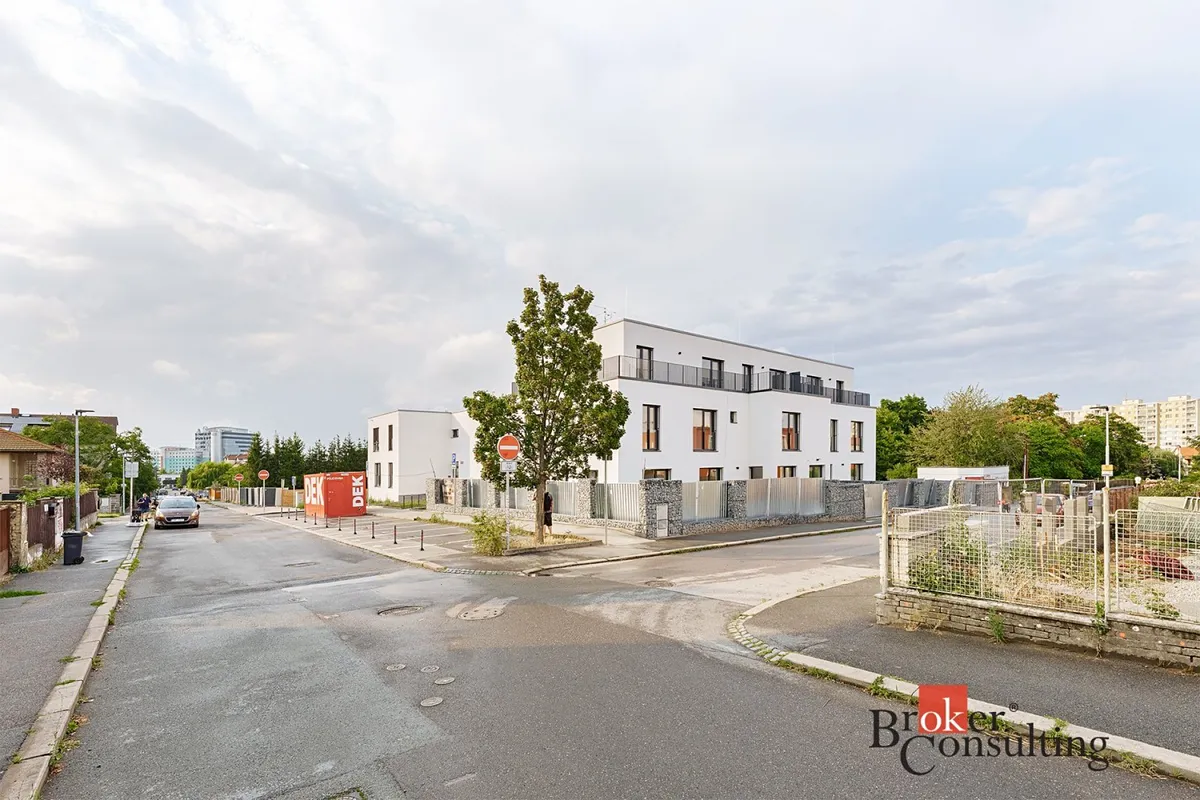 Pronájem bytu 2+kk 44 m²
